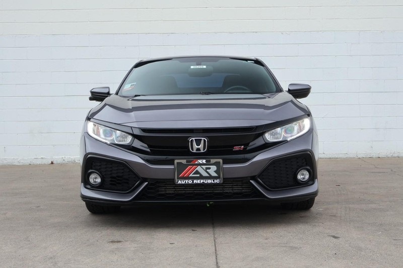 2018 Honda Civic Si photo 2