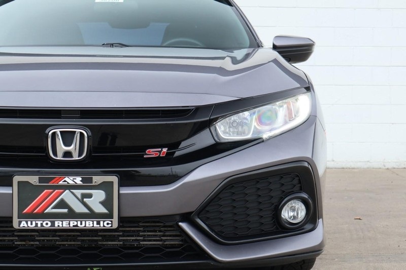 2018 Honda Civic Si photo 3