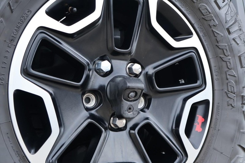 2020 Jeep Wrangler Sport S photo 9