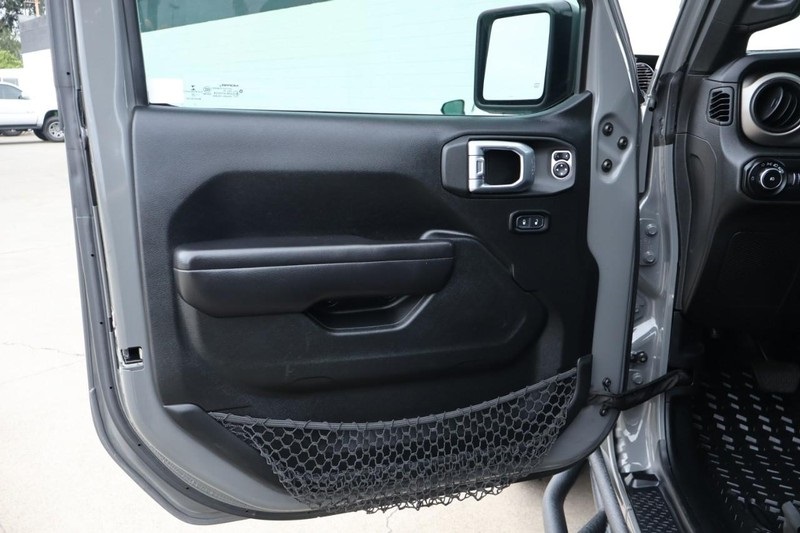 2020 Jeep Wrangler Sport S photo 18
