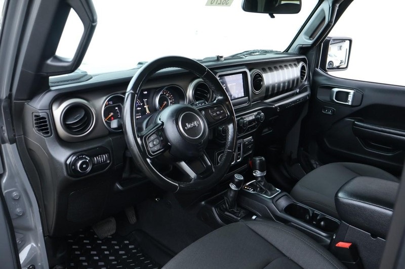 2020 Jeep Wrangler Sport S photo 19