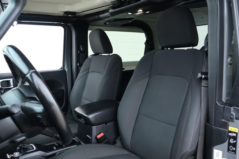 2020 Jeep Wrangler Sport S photo 21