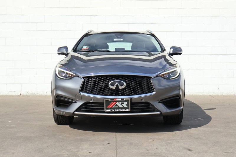 2019 Infiniti QX30 Luxe photo 2