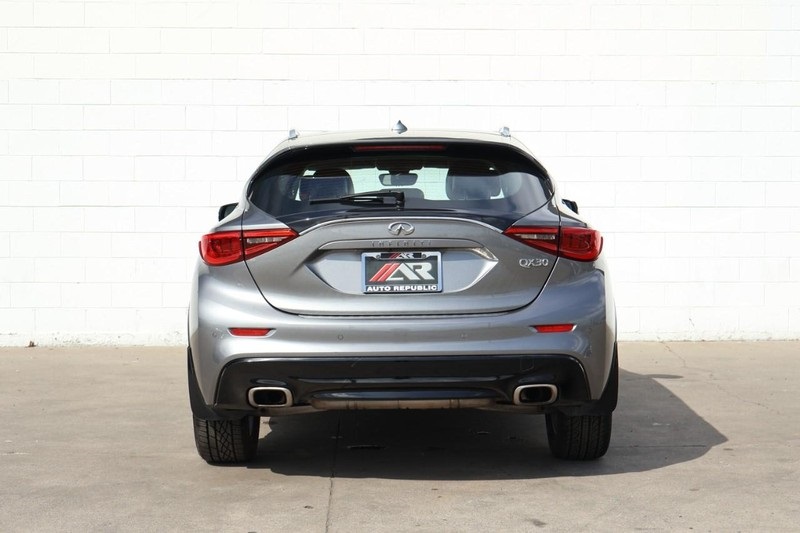 2019 Infiniti QX30 Luxe photo 6