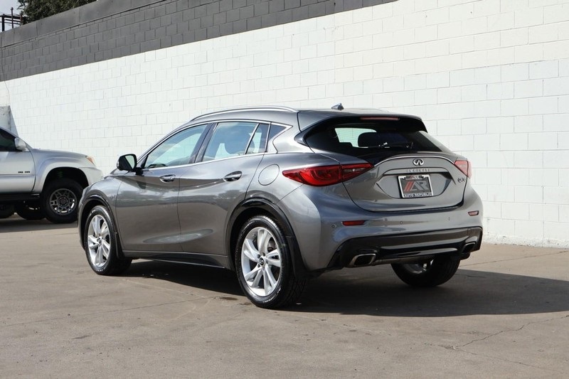 2019 Infiniti QX30 Luxe photo 9