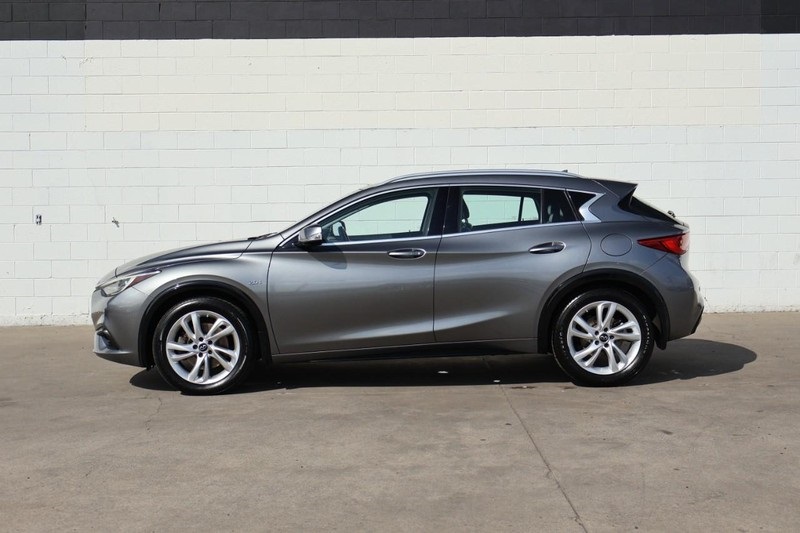 2019 Infiniti QX30 Luxe photo 10