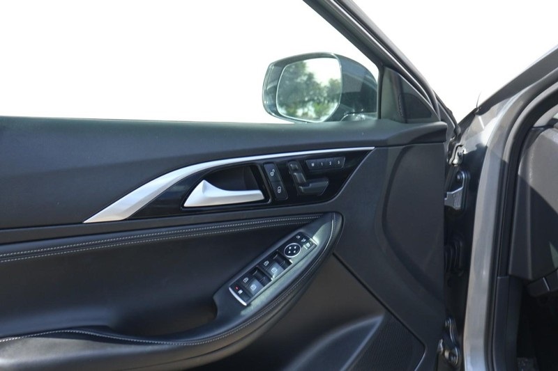 2019 Infiniti QX30 Luxe photo 15