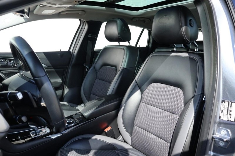 2019 Infiniti QX30 Luxe photo 18