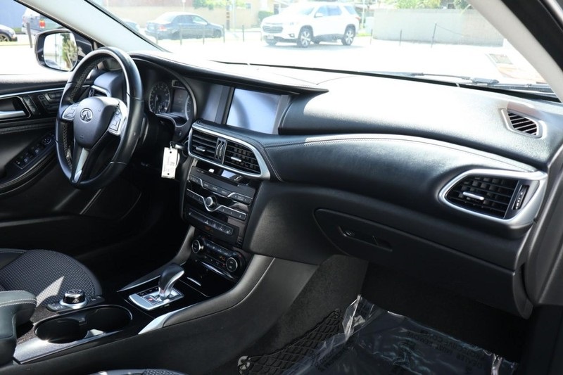 2019 Infiniti QX30 Luxe photo 20