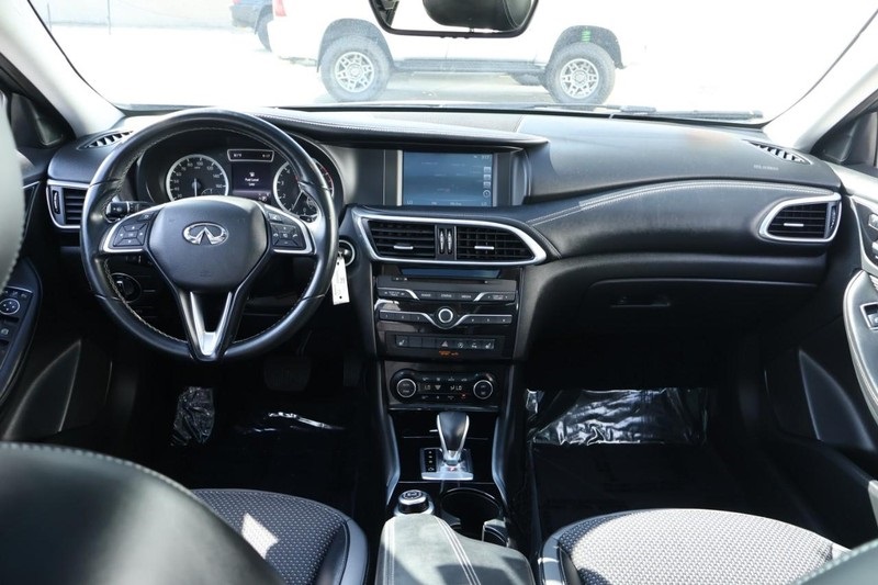 2019 Infiniti QX30 Luxe photo 24