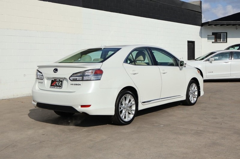 2010 Lexus HS 250h photo 5
