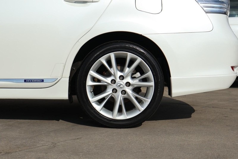 2010 Lexus HS 250h photo 12
