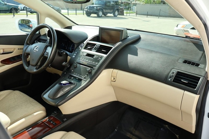 2010 Lexus HS 250h photo 21