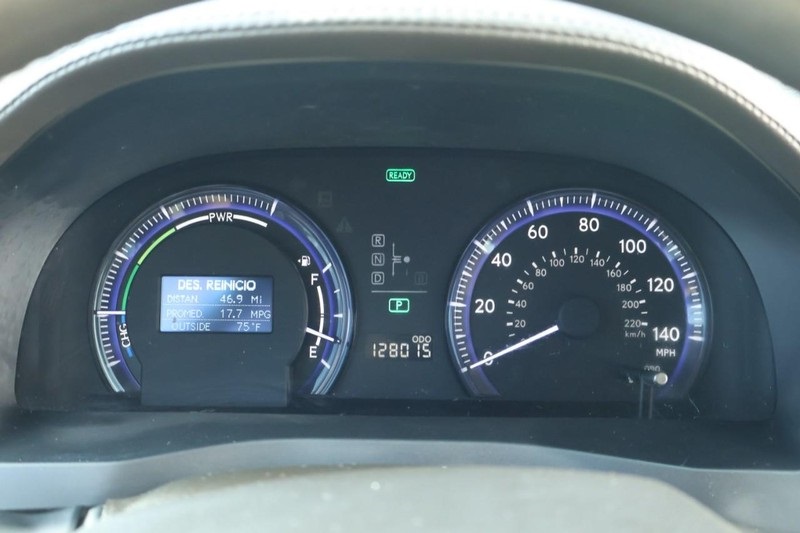 2010 Lexus HS 250h photo 24