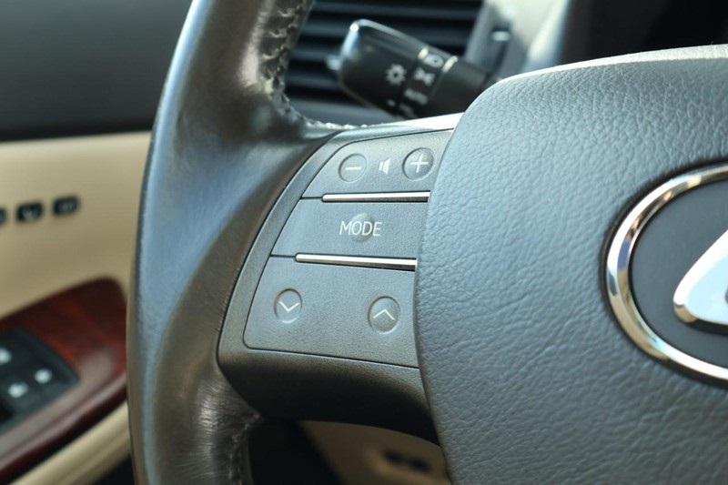 2010 Lexus HS 250h photo 26