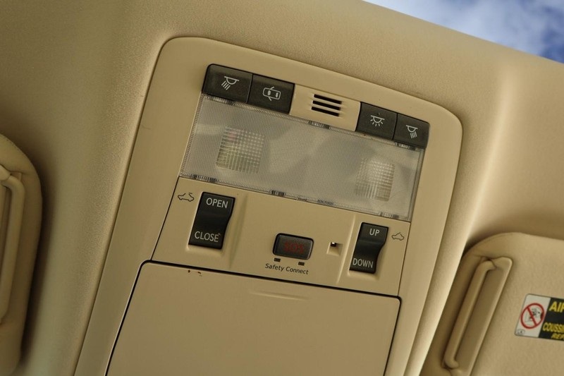 2010 Lexus HS 250h photo 35