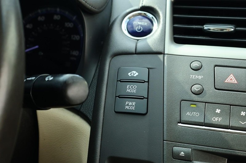2010 Lexus HS 250h photo 36