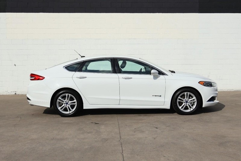2018 Ford Fusion Hybrid SE photo 4