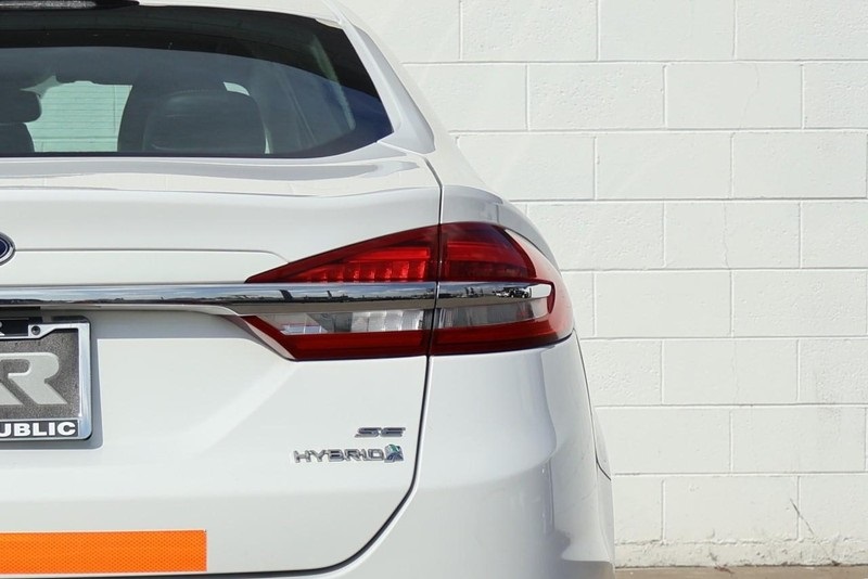 2018 Ford Fusion Hybrid SE photo 7