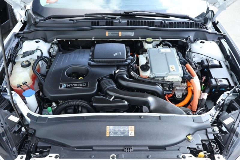 2018 Ford Fusion Hybrid SE photo 13