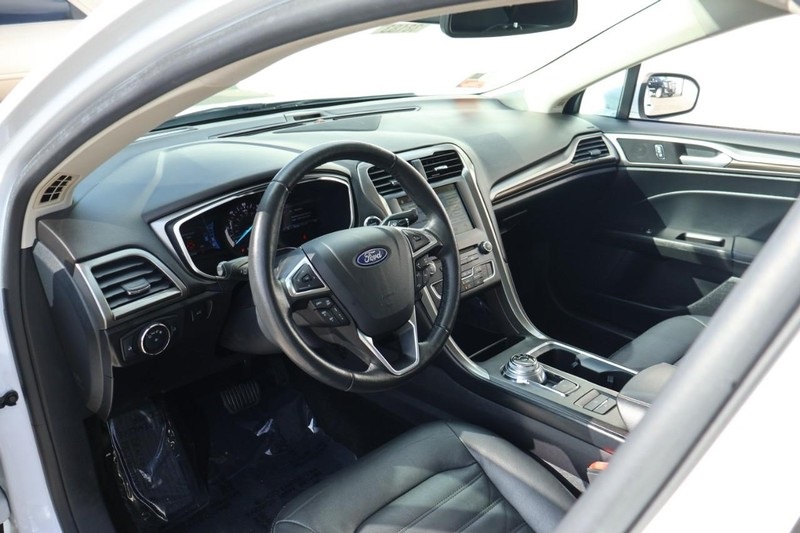 2018 Ford Fusion Hybrid SE photo 15