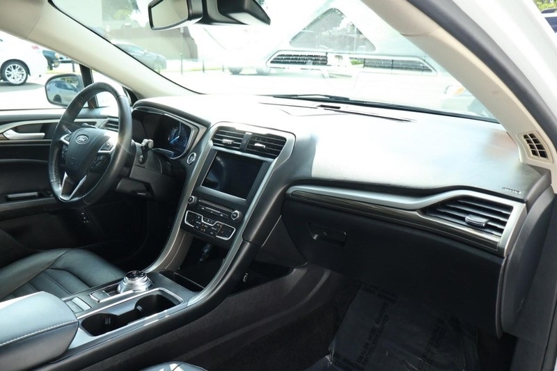 2018 Ford Fusion Hybrid SE photo 22