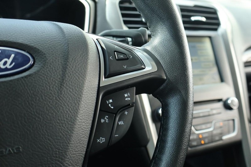 2018 Ford Fusion Hybrid SE photo 29