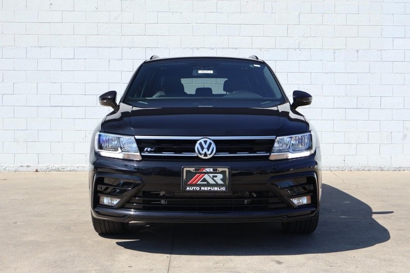2021 Volkswagen Tiguan SE R-Line Black photo 2