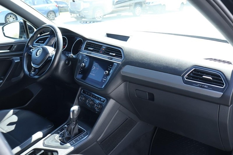 2021 Volkswagen Tiguan SE R-Line Black photo 22