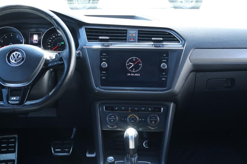 2021 Volkswagen Tiguan SE R-Line Black photo 32
