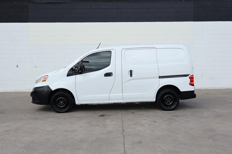 2019 Nissan NV200 S photo 9