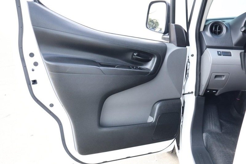 2019 Nissan NV200 S photo 13