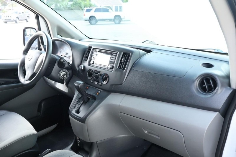 2019 Nissan NV200 S photo 18