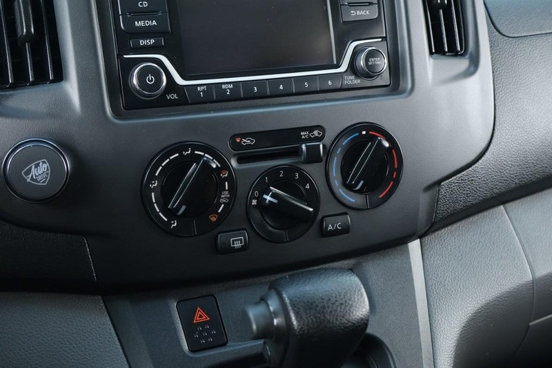 2019 Nissan NV200 S photo 27