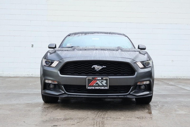 2016 Ford Mustang EcoBoost photo 2