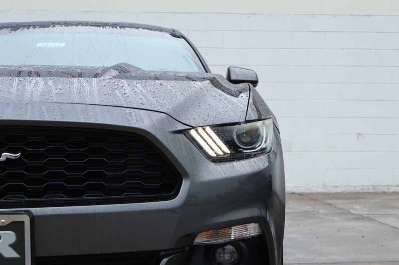 2016 Ford Mustang EcoBoost photo 3