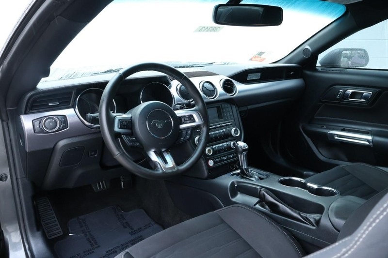 2016 Ford Mustang EcoBoost photo 14