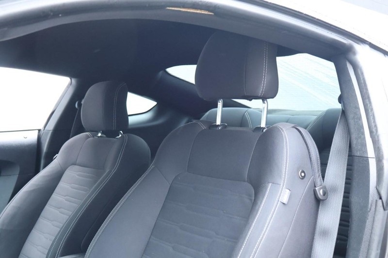 2016 Ford Mustang EcoBoost photo 18