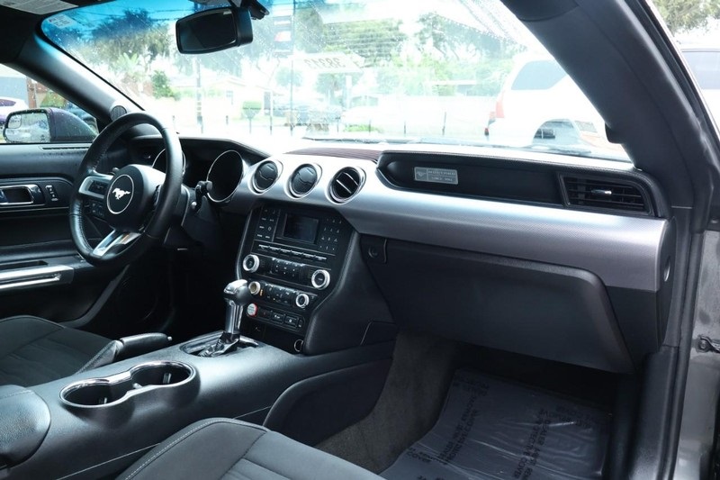 2016 Ford Mustang EcoBoost photo 19