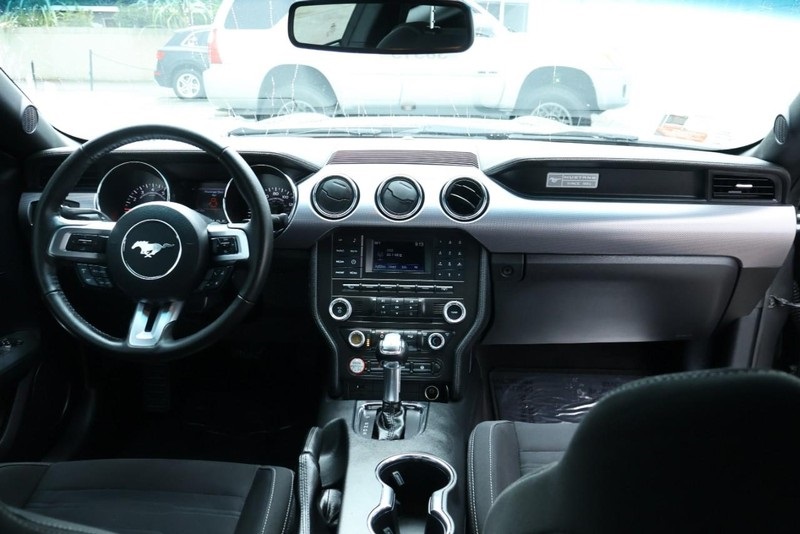 2016 Ford Mustang EcoBoost photo 22