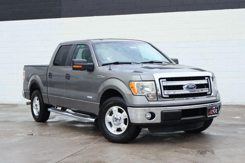 2013 Ford F-150 XLT photo 2