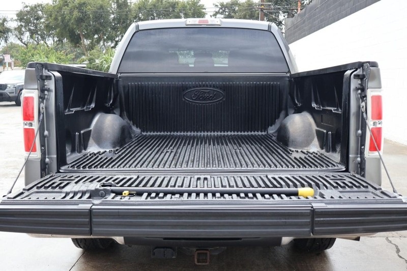 2013 Ford F-150 XLT photo 8