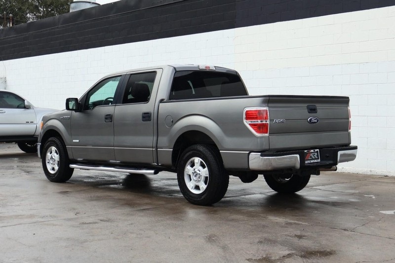 2013 Ford F-150 XLT photo 9