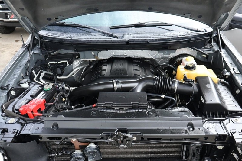 2013 Ford F-150 XLT photo 12