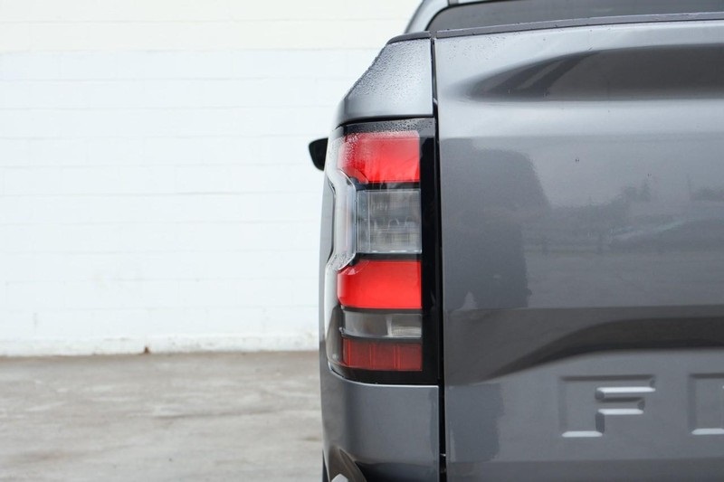 2022 Nissan Frontier S photo 7