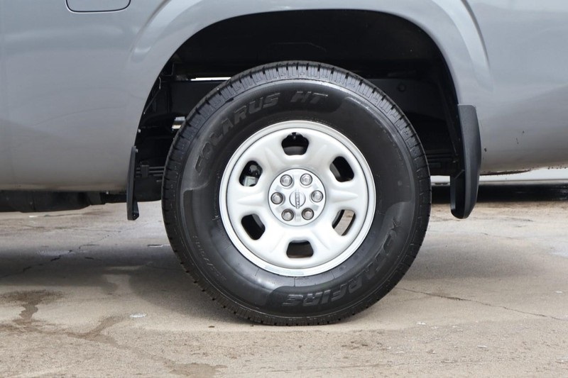 2022 Nissan Frontier S photo 13