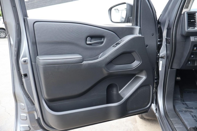 2022 Nissan Frontier S photo 14