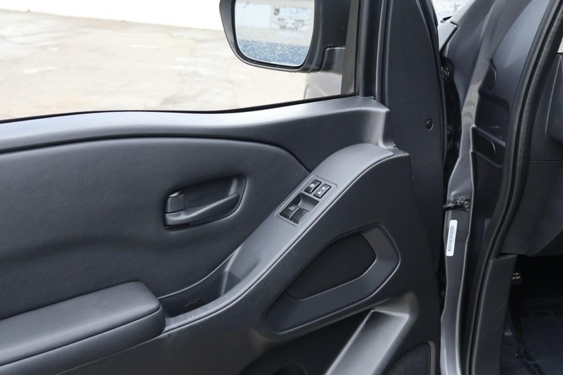 2022 Nissan Frontier S photo 15