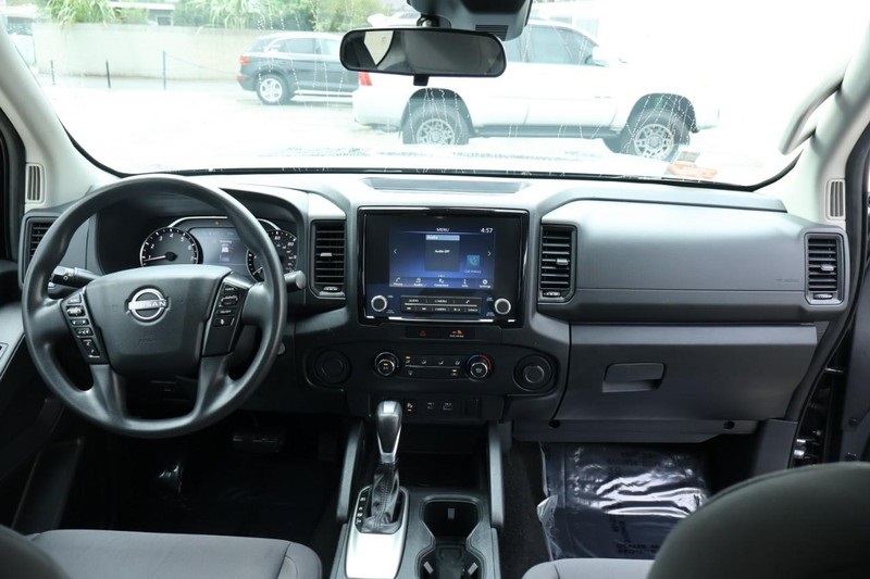 2022 Nissan Frontier S photo 23