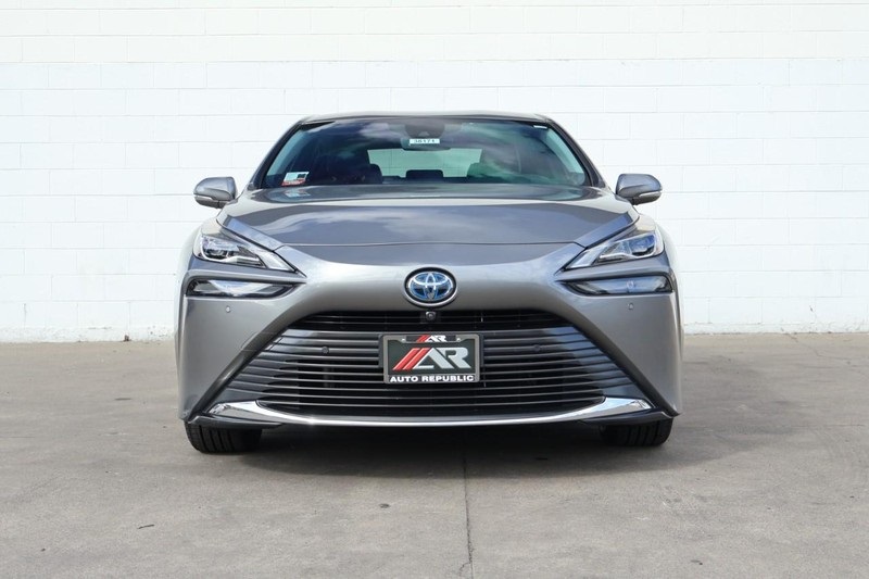2021 Toyota Mirai XLE photo 2